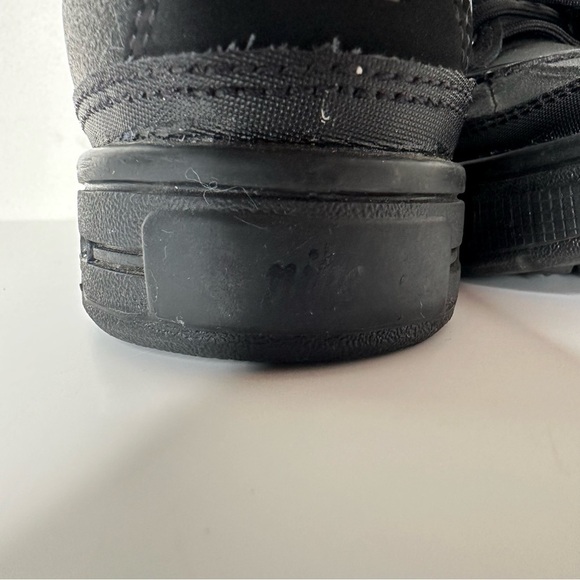 Nike kids Woodside black boots - Picture 9 of 11